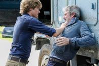 MacGyver – MacGyver (Lucas Till, l.); Vasil (C. Thomas Howell, r.)