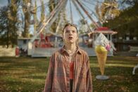 Spuk unterm Riesenrad – Tammi (Elisabeth Bellé) kann nicht glauben, was auf dem alten Rummel passiert.