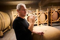 Winzerlegenden – Weingut Heinrich; Gernot Heinrich während Servus TVs Winzerlegenden in Gols, Burgenland, Österreich am 17. Ostober 2023