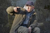 In Wahrheit – Was will der unheimliche Sven (Leonard Kunz) von Sarah?