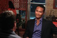 Hawaii Five-0 – Gemeinsam wollen Steve (Alex O'Loughlin, l.) und Kaye gegen Wo Fat (Mark Dacascos, r.) ermitteln, doch er hat die beiden im Visier und taucht unerwartet auf ...