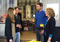 Rote Rosen – ARD ROTE ROSEN FOLGE 1628 Uhr im ERSTEN. Ole (Patrik Fichte, 2.v.r.) und Tine (Maike Bollow, r.) sind entsetzt, als Lotte (Anna Willecke, l.) verkündet, zu Brian (Alexander Becht, 2.v.l.) ins Malakronhaus zu ziehen.