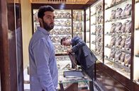 Magic Cities – PHOENIX MAGIC CITIES, "Dubai " Uhr. In Deira spielen Gold und Schmuck die Hauptrolle. Tushal Tadeshwar ist in das Familienunternehmen seines Vaters eingestiegen.