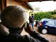 ZDF.reportage – Auf die Betrugsmaschen kann jeder hereinfallen – es sei denn, man kennt die Tricks der Trickdiebe!