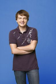 Two and a Half Men – (8. Staffel) - Kennt das Leben, wahrer Männer: Jake (August T. Jones) ...