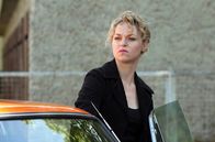 Weissensee – ARD WEISSENSEE, IV. Staffel (6 neue Folgen), Folge 24 "Am Ende des Tages" Uhr im Ersten. Katja Wiese (Lisa Wagner) macht sich auf den Weg zu einem Informanten.