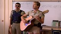 Reno 911! – L-R: Deputy Travis Junior (Robert Ben Garant), Lieutenant Jim Dangle (Thomas Lennon)