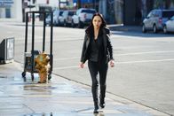 Castle – Für Zhang (Linda Park) sind die Ermittlungen in Henrys Todesfall etwas Persönliches ...