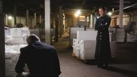 Elementary – Nachdem ein Teilnehmer einer Realityshow ermordet wurde, liegt es für Holmes (Jonny Lee Miller, l.) und Watson (Lucy Liu, r.) nahe einen anderen Teilnehmer zur verdächtigen. Haben sie damit die richtige Spur?; Nachdem ein Teilnehmer einer Realityshow ermordet wurde, liegt es für Holmes (Jonny Lee Miller, l.) und Watson (Lucy Liu, r.) nahe einen anderen Teilnehmer zur verdächtigen. Haben sie damit die richtige Spur?