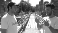 Streetphilosophy – Bedeutet mehr Technik immer auch mehr Macht? Darüber diskutiert Jonas (links) mit Philosoph Marco Weimer. Das nächste große Menschheitsprojekt: die Unsterblichkeit.