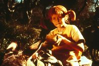 Astrid Lindgren:: Pippi Langstrumpf – Pippi Langstrumpf (Inger Nilsson) hat sich mit Tommi und Anikka auf die Reise gemacht, um ihren Vater aus der Gewalt der Seeräuber zu befreien.
