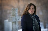 Hannibal – Alana (Caroline Dhavernas) scheint endlich der Wahrheit ins Gesicht zu sehen, aber ist es bereits zu spät?