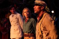 Jungle Cruise – L-R: McGregor Houghton (Jack Whitehall), Lily Houghton (Emily Blunt) und Frank Wolff (Dwayne Johnson)