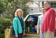 The Goldbergs – (v.l.n.r.) Beverly Goldberg (Wendi McLendon-Covey); Adam F. Goldberg (Sean Giambrone); Murray Goldberg (Jeff Garlin)