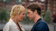 Notruf Hafenkante – Melanie (Sanna Englund) und Mattes (Matthias Schloo) können sich der Tatsache, wie sehr sie die Gegenwart des anderen genießen, kaum mehr entziehen.