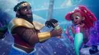 Disney Junior Arielle – l-r: King Triton (Taye Diggs), Ariel (Mykal-Michelle Harris)