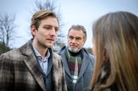 Sturm der Liebe – Judith (Veronika von Lauer-Münchhofen, r.) und Heinrich (Ralph Schicha, M.) wähnen sich am Ziel, als Shirin Henning (Matthias Zera, l.) für den gemeinsamen Ausflug absagt.
