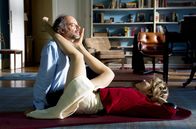 Täuschung – Zumeist treffen sich Philip (Denis Podalydès) und seine Geliebte (Léa Seydoux) in seinem Arbeitszimmer. Dort lachen, streiten, weinen und lieben sich die beiden.