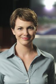 Hawaii Five-0 – Während Danny, Chin und Kono an einem neuen Fall arbeiten, bekommt Steve überraschend Besuch von der CIA-Agentin Jenna Kaye (Larisa Oleynik), die ihn auffordert, ihr all seine Ermittlungsakten der Nashinuri-Untersuchung zu überlassen ...