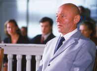 Hinter Gittern - Der Frauenknast – Evas Vater Werner Baal (Uwe Zerbe) bekennt sich zu seiner Schuld.