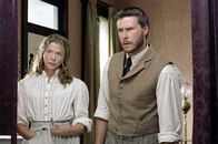 Open Range - Weites Land – Annette Benning (Sue Barlow), Dean McDermott (Doc Barlow).