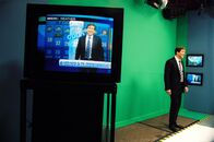 The Weather Man – Seine Frau lässt sich von ihm scheiden, die Krankheit seines Vaters setzt ihm zu und seine beiden Kinder treiben ihn zum Wahnsinn. Und wenn das noch nicht reicht, bewerfen ihn seine Fernsehzuschauer mit Essen, weil ihnen seine Wettervorhersage nicht gefallen hat: Wetterfrosch Dave (Nicolas Cage) ...
