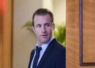 Hawaii Five-0 – Danny (Scott Caan) springt kurzfristig für seine Ex-Frau als Aufsichtsperson bei Graces Schulball ein. Doch als plötzlich Terroristen den Ballsaal stürmen, muss Danny alles versuchen, um seine Tochter und deren Mitschüler zu beschützen ...