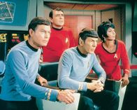 Raumschiff Enterprise – Dr. McCoy (DeForest Kelley), Spock (Leonard Nimoy)