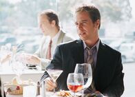 Matchstick Men - Tricks – Betrüger im Nadelstreifen-Anzug: Sam Rockwell als Frank Mercer
