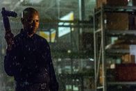 The Equalizer – Als Ex-Elite-Soldat Robert McCall (Denzel Washington) eine Prostituierte vor ihrem Peiniger beschützt, sieht er sich plötzlich nicht nur ultragewalttätigen russischen Gangstern, sondern einer kompletten Mafia-Organisation gegenüber...