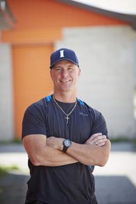 Storage Wars - Geschäfte in Kanada – Bieter Roy Dirnbeck