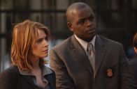 Numb3rs - Die Logik des Verbrechens – Gemeinsam mit David (Alimi Ballard, r.) und Terry (Sabrina Lloyd, l.) versucht Don einer Verbrecherbande das Handwerk zu legen ...