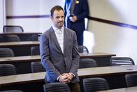 Elementary – Ein anerkannter Mathematiker wird tot aufgefunden. Sherlock Holmes (Jonny Lee Miller) und Joan Watson versuchen alles, um den Mordfall zu lösen und hinter das Geheimnis einer streng bewachten Formel zu kommen, die der Wissenschaftler unbedingt lösen wollte ...