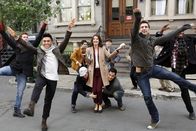 How I Met Your Mother – Robin (Cobie Smulders, M.) wünscht sich die Zeit vor ihrem Verlobungsring herbei - denn da wurde sie noch von allen Männer begehrt ...