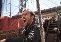 Black Sails – All seine Entscheidungen sind mit einem gewissen Risiko für sich und seine Crew verbunden: Captain Flint (Toby Stephens) ...