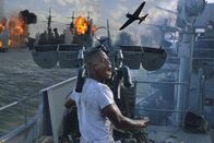 Pearl Harbor – Mit dem Mut der Verzweiflung verteidigt Petty Officier Doris Miller (Cuba Gooding Jr.) sein Schiff gegen den zerstörerischen Angriff der Japaner.