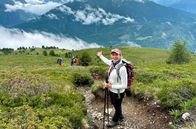 alpha-expedition: Wunderschön! – Tamina Kallert macht mit einer buntgemischten Wandergruppe eine Alpenüberquerung entlang des legendären Fernwanderwegs E5.