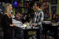 The Big Bang Theory – Kaley Cuoco (Penny), Kevin Sussman (Stuart).