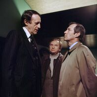 Tatort – v.l.: Bauunternehmer Dr. Eckart Waarst (Alexander Kerst) Kreutzer (Willy Semmelrogge) und Kommissar Haferkamp (Hanjörg Felmy)