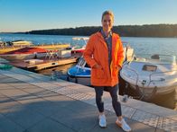 Wunderschön! – Judith Rakers macht einen Abstecher nach Mikolajki, das auch als das „Venedig Polens“ gilt. Von hier aus kann man herrliche Bootstouren starten.