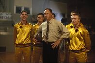 Hoosiers – Endlich fasst das Team Vertrauen zu dem neuen Trainer Norman Dale (Gene Hackman, M.) ...