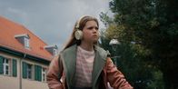 ECHT – Celina (Lia Kahtin) ist stinksauer auf Noah, weil er ihr unterstellt, sie hätte sein Geheimnis verraten, und weil er ihr Geheimnis vor allen ausgesprochen hat. Sie will nichts mehr mit ihm zu tun haben.
