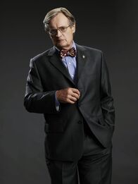 Navy CIS – (7. Staffel) - Ducky (David McCallum) ist der Medical Examiner des Teams. Er ist liebenswert, eifrig und ein wenig eigensinnig. Er wirkt wie ein freundlicher Onkel, jedoch sollte man sich nicht in seine Arbeit einmischen ...
