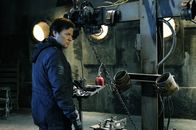Saw VI – Jigsaws Nachfolger, Detective Hoffman (Costas Mandylor), ist immer noch nicht enttarnt worden. Erneut startet er sein mörderisches Spiel, in dem sich seine Opfer zwischen Leben und Tod entscheiden müssen ...