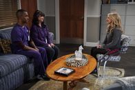 B Positive – (v.l.n.r.) Gideon (Darryl Stephens); Gabby (Kether Donohue); Gina Dabrowski (Annaleigh Ashford)
