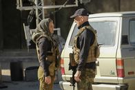 Navy CIS – Jack Sloane (Maria Bello, l.); Leroy Jethro Gibbs (Mark Harmon, r.)