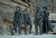 Dune – l-r: Lady Jessica (Rebecca Ferguson), Chani (Zendaya), Stilgar (Javier Bardem), Paul Atreides (Timothée Chalamet)