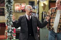 Superior Donuts – Fawz (Maz Jobrani, l.); Tush (David Koechner, r.)
