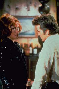 Columbo – Viveca Scott (Vera Miles, l.); Columbo (Peter Falk, r.)