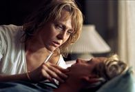 Bedingungslos – Von links nach rechts: Mette (Charlotte Fich) und Jonas (Anders W. Berthelsen).